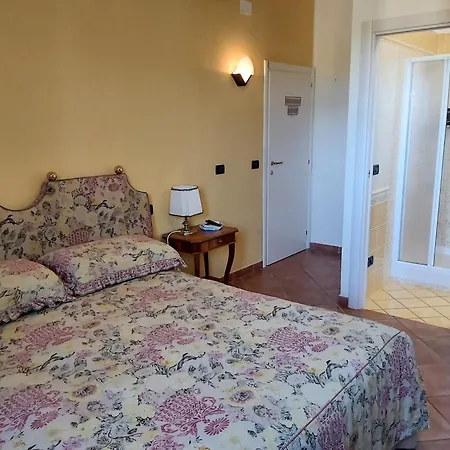 - L'acquacotta Bed and breakfast 4*