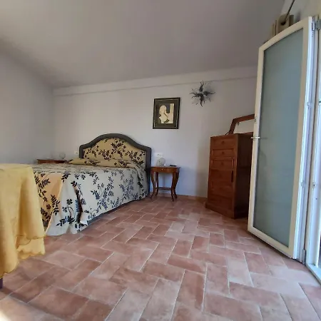 - L'acquacotta Bed and breakfast 4*
